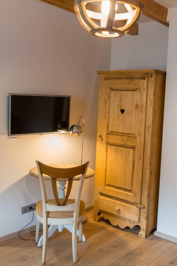 Les Chambres Chez Christine Ottrott Eksteriør billede