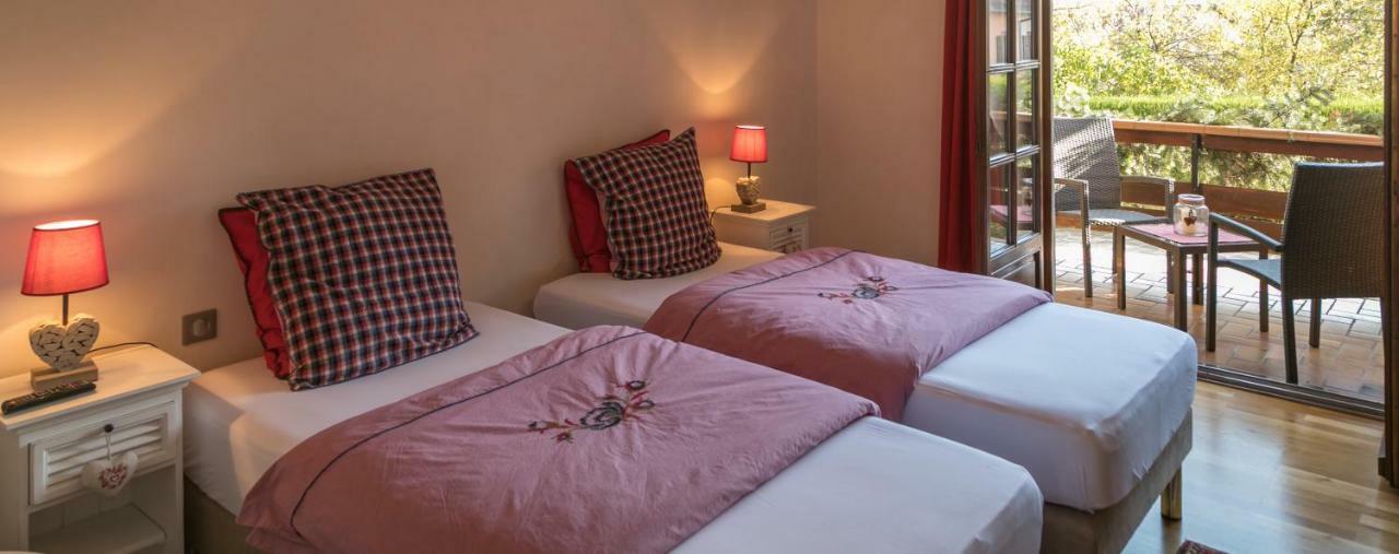 Les Chambres Chez Christine Ottrott Eksteriør billede